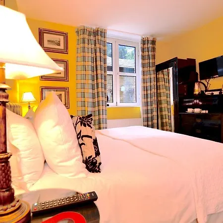 The Ambassador Heathrow Hotel-2